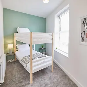 Huge With Stunning Seaviews - Sleeps 16! Redcar